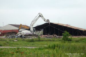 Destruction-hangar-8.jpg